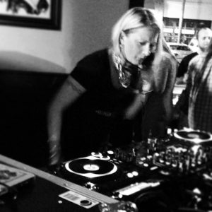 DJ LoveLee