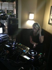 DJ LoveLee